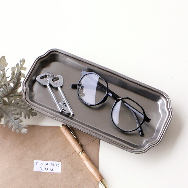 トレー アンティーク 脚付き 卓上 小物入れ ペントレー アクセサリートレイ 玄関 キートレイ 鍵置き 腕時計 メガネ置き 机上収納 小物置き 長方形 スチールと真鍮のロングトレイ [ras5444]