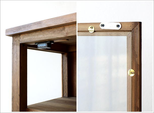 ガラスキャビネット おしゃれ 収納 シェルフ シャビー 飾り棚 キッチン