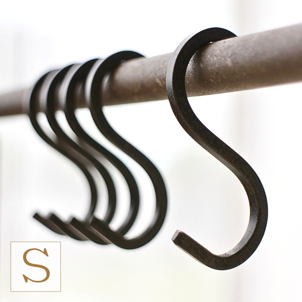 S字フック アイアン 6cm 5個セット Sカン マットブラック 黒 S型 レトロ 角型 丈夫 吊り下げ 収納 かばん掛け キッチン ガーデニング アウトドア アンティークなミニS字フック5本セット [spc2476]