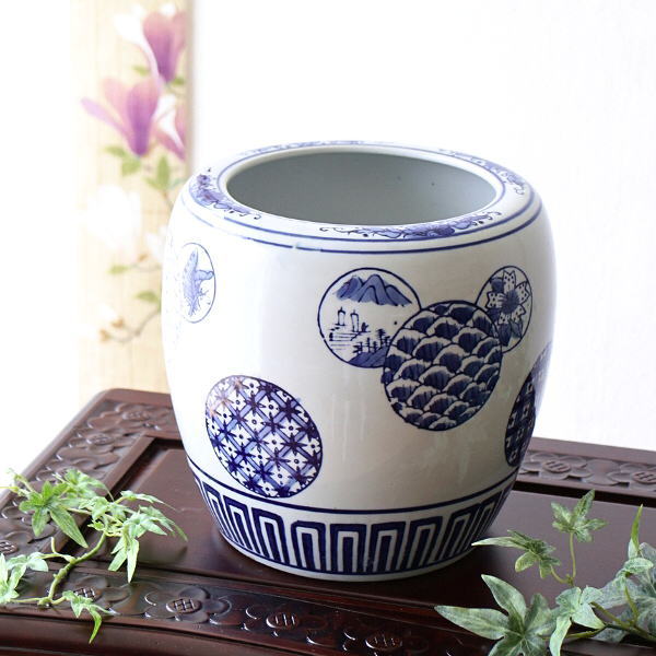 植木鉢 おしゃれ 陶器 火鉢 陶器鉢 メダカ鉢 金魚鉢 丸型 和風 観葉植物 鉢カバー プランターカバー 穴なし 水鉢 植木鉢カバー 睡蓮鉢 深め 陶器の染付 深火鉢 丸紋 [swa3222]