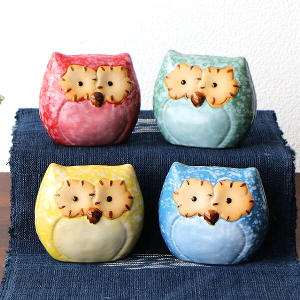 ふくろう 置物 陶器 小さい ミニ オブジェ カラフル 雑貨 おしゃれ 可愛い インテリア 卓上 玄関 風水 開運 オーナメント 縁起物 陶器のいろどり梟 4個セット [swa3809]