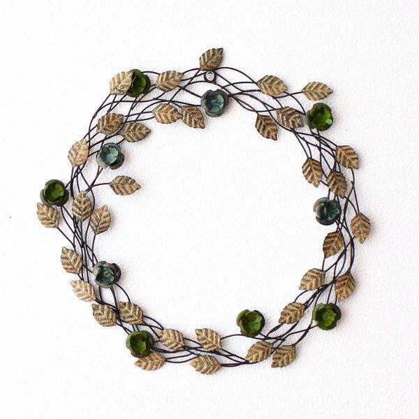 壁飾り おしゃれ リース 玄関 壁掛け かわいい アンティーク 壁面 レトロ ディスプレイ シャビー シャビーなメタルリース [toy1124]