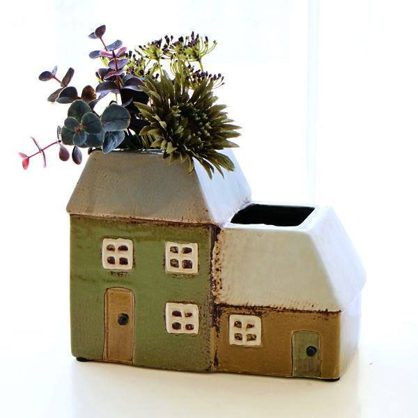 植木鉢 おしゃれ 陶器 かわいい 家型 おうち ハウス 鉢 穴なし 鉢カバー 小さい 室内 多肉 観葉植物 鉢ポット 陶器鉢 レトロ 可愛い 置物 オブジェ メルヘンハウスのフラワーポット C [toy2567]