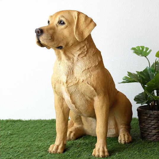 犬 置物 屋外 玄関 リアル 大型 大きい オブジェ インテリア 樹脂 ガーデン 庭 リビング 可愛い ペット Labrador Retriever オーナメント ラブラドールレトリバー 【送料無料】 [toy8719]