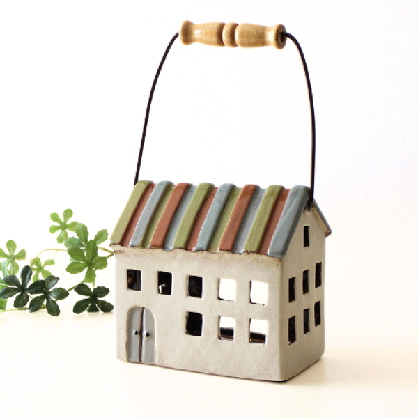 キャンドルホルダー 家 おうち ハウス 陶器 アンティーク 北欧 おしゃれ 持ち手付き 屋外 ガーデン 庭 玄関 オブジェ 置物 可愛い レトロ ランタン 陶器のメルヘンハウス ハンドル付きキャンドルハウス A [toy9801]