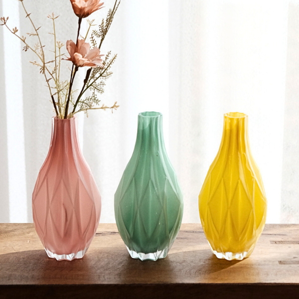 フラワーベース 花瓶 ガラス ダイヤ型 凹凸 一輪挿し インテリア オブジェ 置物 ガラスベース 細口 花器 花挿し 北欧 かわいい モダン シンプル MILK GLASS  VASE ダイヤ 3カラー [tsc5681]