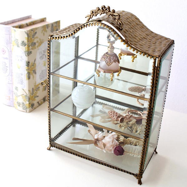 ガラスケース 真鍮 ショーケース 3段 アンティーク コレクションケース シェルフ 扉付き アクセサリーケース 小物収納ケース ミラー 脚付き 真鍮とガラスのアーチキャビネットケース 【送料無料】[vin6285]