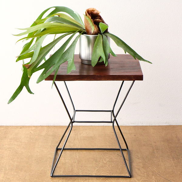 フラワースタンド 花台 アイアン 木製 正方形 スクエア 植木鉢 置き台 観葉植物スタンド おしゃれ 北欧モダン 玄関 コーナー リビング アイアンとウッドのフラワーテーブル 【送料無料】 [ysp1876]