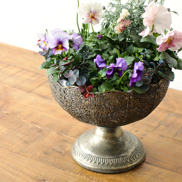 鉢カバー アイアン アンティーク風 高台 レトロ おしゃれ 観葉植物 プランターカバー 軽量 オブジェ ディスプレイ  シャビーなアイアンのレースカップ ワイド [ysp7166]