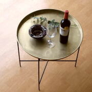 サイドテーブル 折りたたみ 丸 トレイテーブル フチあり アンティーク おしゃれ アイアン 大きめ トレー 移動 持ち運び 直径55cm 真鍮ラウンドトレーのフォールディングテーブル 【送料無料】 [kan1747]