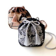 トートバッグ おしゃれ A4 縦 横 マチあり 刺繍 布 綿100 肩掛け