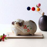 干支置物 未 ひつじ お正月飾り たたら作り 手びねり 陶器 絵付け 工芸品 コンパクト 玄関飾り 日本製 縁起物 開運 ギフト たたらの「未」のお正月飾り 小 [ksn2710]