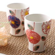 湯呑み 湯のみ お湯飲み コップ おしゃれ かわいい 磁器 陶器 フリーカップ 波佐見焼 日本製 焼き物 和食器 デザイン 花飾りコップ 2カラー [msg2503]