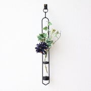 一輪挿し ガラス アイアン 壁掛け 花瓶 枝物 フラワーベース 花器 鉄 試験管 吊り下げ 細長い 縦長 おしゃれ モダン 北欧 シンプル インテリア アイアンとガラスのハンギングベース [mur2288]