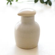 醤油差し 醤油さし しょうゆ入れ 液だれしにくい 汁次 おしゃれ 小さめ 磁器 有田焼 和風 和食器 シンプル 白釉 ミニ醤油挿し [skt7006]