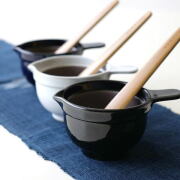 納豆用 納豆 納豆鉢 まぜ鉢 陶器 おしゃれ 取っ手付き 萬古焼 日本製 和風 和食器 焼き物 注ぎやすい 片口付き 竹のまぜ棒付き なっとう鉢 3カラー [yyt8031]