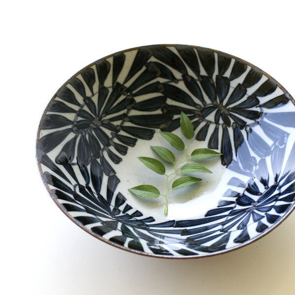 中皿 中鉢 和食器 磁器 おしゃれ プレート 和モダン 盛り鉢 半磁器 食器 和食器 日本製 波佐見焼 シンプル タコ唐草 マルチ皿 [msg0758]