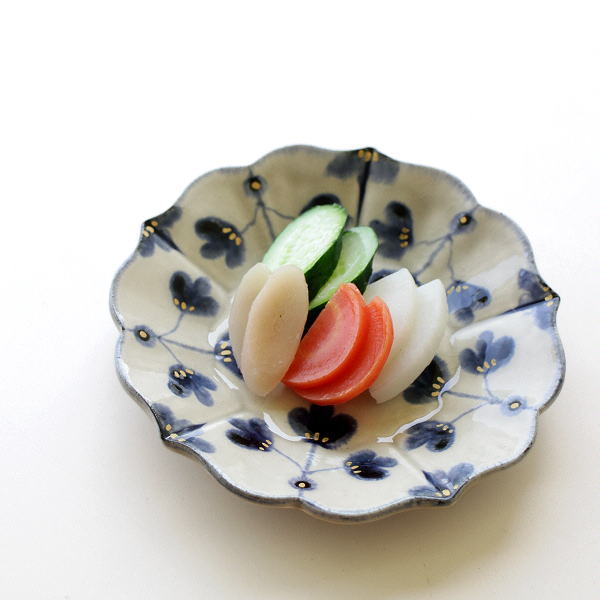 お皿 小皿 桔梗皿 陶器 磁器 おしゃれ 取り皿 手のひらサイズ モダン 和食器 和風 有田焼 日本製 焼き物 金彩草花紋 桔梗皿 小 [msg4187]