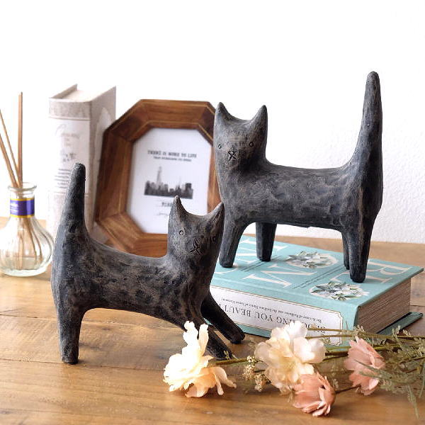 猫 置物 2匹セット アンティーク 可愛い オブジェ レジン 樹脂 玄関 インテリア 庭 ガーデン 雑貨 オーナメント 仲良しキャットの置物 ペア [mty1904]