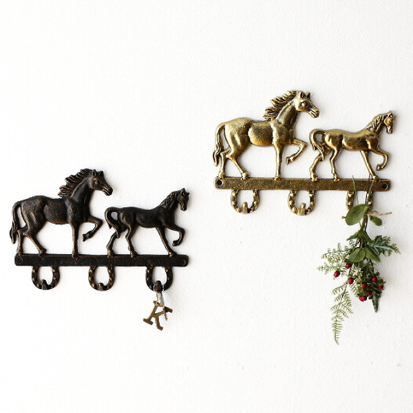 壁掛けフック ウォールフック 3連 アイアン 馬 蹄鉄デザイン キーフック アンティーク クラシック 玄関 インテリア ブロンズ ゴールド 幅30cm アイアン鋳物の馬のフック 2カラー [pic2815]
