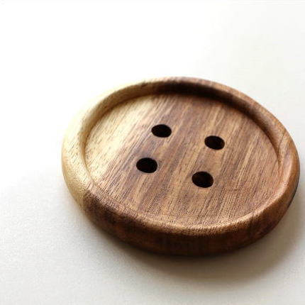 コースター 木製 天然木 無垢 ナチュラル 丸 10cm 厚手 ふち付き ウッドコースター ボタン [ras5084]