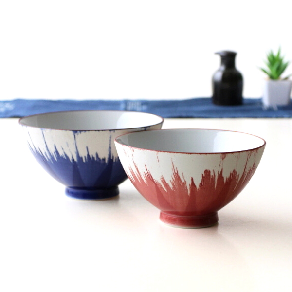夫婦茶碗 波佐見焼 おしゃれ 磁器 ご飯茶碗 大小セット ペア ギフト プレゼント 日本製 和モダン 和食器 素焼き 手作り刷毛模様 焼き物 渕かすり 夫婦茶碗 [skt3252]