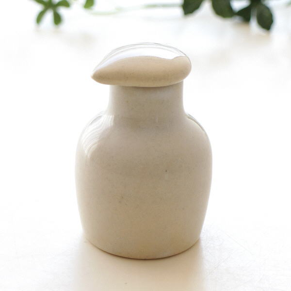 醤油差し 醤油さし しょうゆ入れ 液だれしにくい 汁次 おしゃれ 小さめ 磁器 有田焼 和風 和食器 シンプル 白釉 ミニ醤油挿し [skt7006]