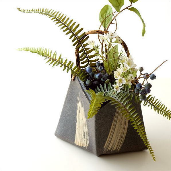 花瓶 陶器 信楽焼 日本製 モダン フラワーベース おしゃれ ひし形 花入れ 花飾り 和 和雑貨 和小物 和風 和陶器ベース 蔓付きA [soh1983]