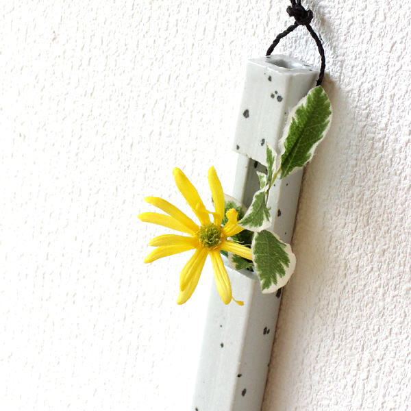 一輪挿し 壁掛け 陶器 花瓶 花器 白 おしゃれ インテリア 和風 モダン 信楽焼 焼き物 日本製 和陶器掛け花 七 [soh6937]