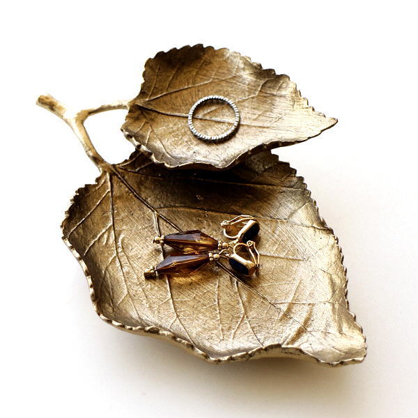 プレート トレー トレイ 小物 皿 ゴールド デザイン レトロ おしゃれ リーフ アンティーク アイアンアクセサリー2段トレー リーフ [spc1459]