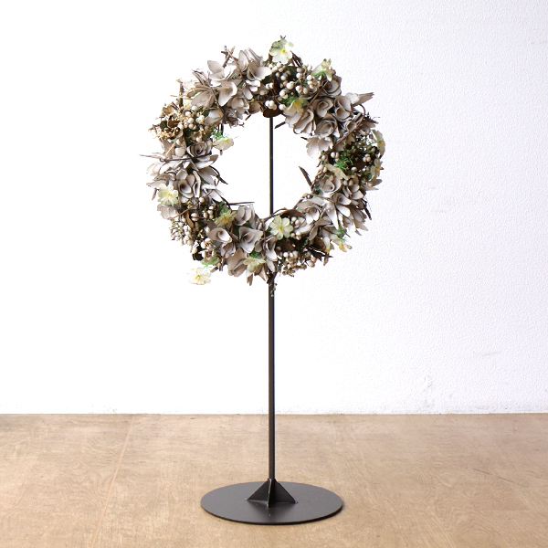 リーススタンド アイアン おしゃれ ハンギングスタンド ポール クリスマス 玄関 室内 卓上 ディスプレイ 高さ調節可能 ハンガー フック 吊り下げ アイアンアジャスター付きリーススタンド [spc2145]