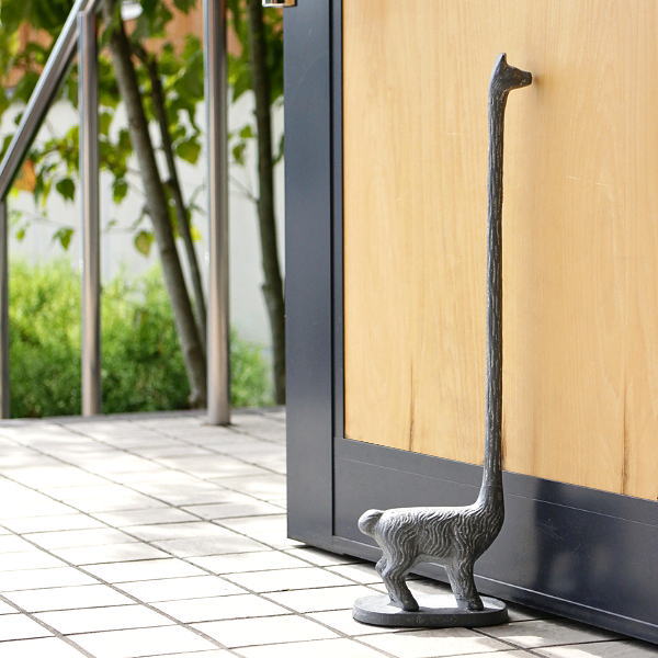 ドアストッパー ラマ かわいい アイアン 鉄鋳物 玄関 室内 置くだけ おしゃれ リャマ 置物 ユニーク 首が長い 高い 高さがある 床置き アニマル 動物 アイアン ドアストッパー ラマ [spc3484]