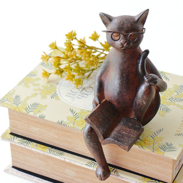 猫 ネコ ねこ 置物 雑貨 おしゃれ かわいい オブジェ 手のひらサイズ 猫雑貨 猫グッズ レトロ雑貨 インテリア リラックス読書キャット [swa3004]