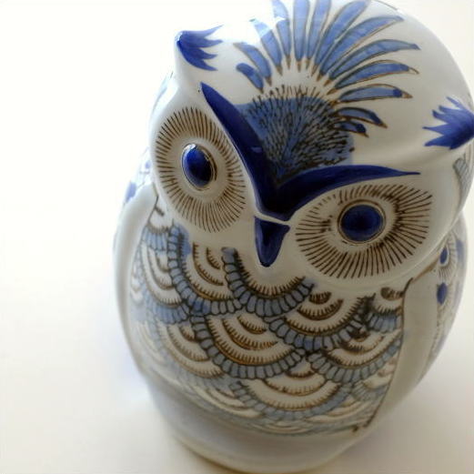 貯金箱 ふくろう 陶器 置物 インテリア雑貨 和風 手書き風 コバルトブルー アンティーク調 かわいい 開運 縁起物 陶器のフクロウ貯金箱 [swa3135]