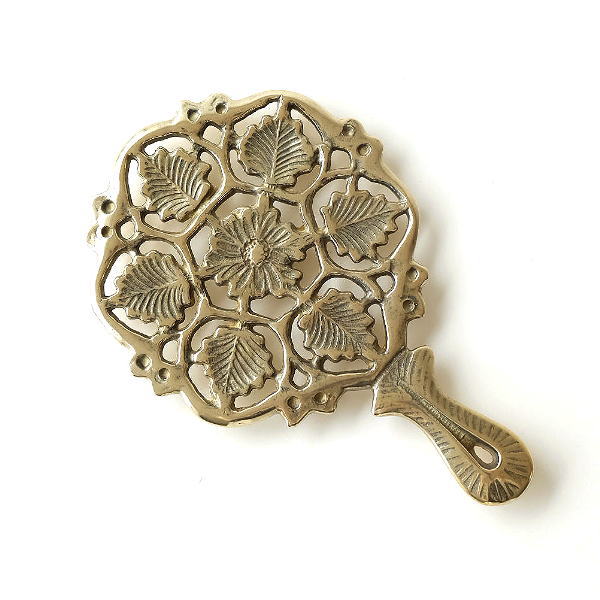 鍋敷き 鍋しき おしゃれ ハンドル付き 真鍮 ブラス ポットスタンド インテリア デザイン アンティーク イタリアブラスの鍋敷き リーフ [tom1995]