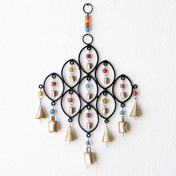 壁飾り アイアン ベル 鈴 吊り下げ おしゃれ 壁掛け オーナメント 雑貨 壁面飾り カラフル アイアン雑貨 ビーズ付き鉄ベル S [tom5222]