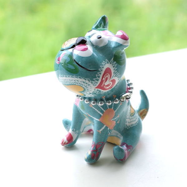 貯金箱 おしゃれ 陶器 犬 いぬ ドッグ オブジェ 置物 かわいい 動物 アニマル カラフル エスニック インテリア 陶器のカラフル貯金箱 お座りドッグ [toy4325]