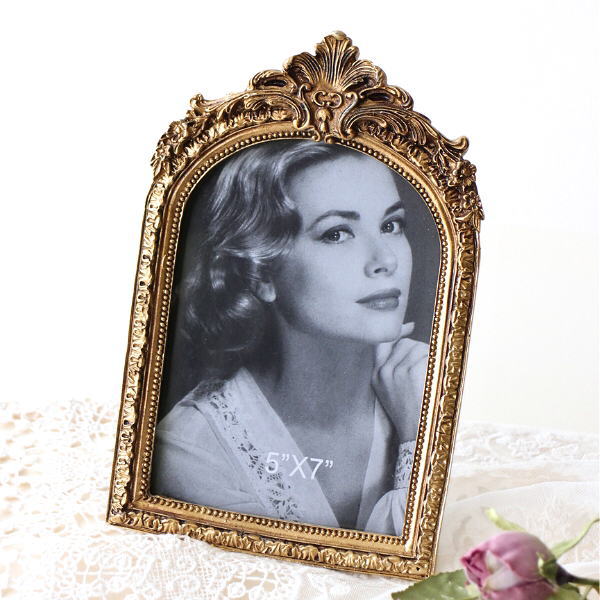 フォトフレーム 写真立て おしゃれ 卓上 置き型 アンティーク ゴールド かわいい ロココ調 クラシック レトロ エレガント 洋風 ヨーロピアンなフォトフレーム [vin4745]