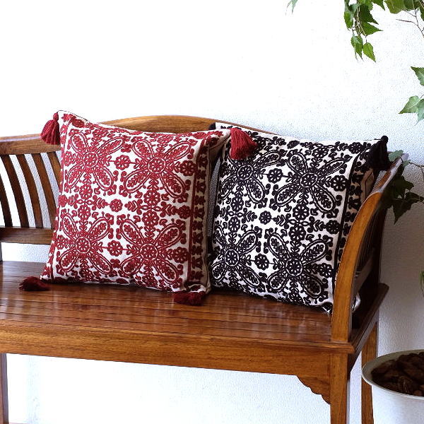 クッション 45×45cm クッションカバー ソファ 刺繍 おしゃれ スクエア タッセル付き ナチュラル タッセル付きクッション 2カラー [vin6353]