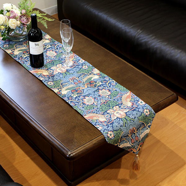 テーブルランナー ロング おしゃれ タッセル付き モダン 北欧 刺繍 テーブルクロス テーブルランナー ストロベリー・シーフ [vin7015]