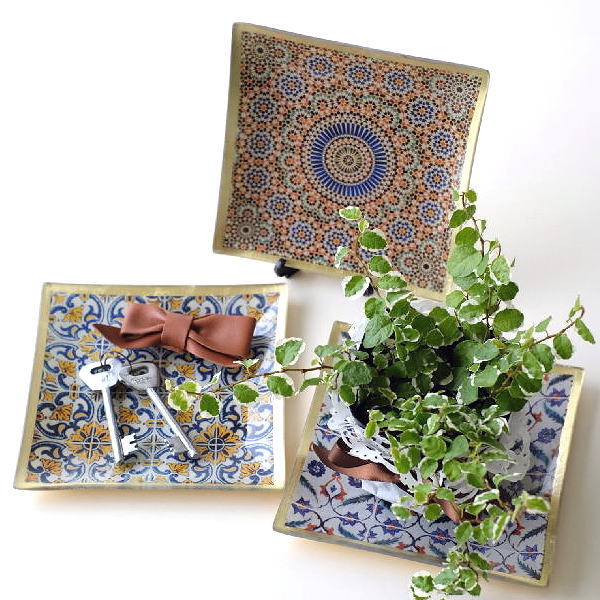 ガラストレイ トレイ トレー おしゃれ ガラス ディスプレイ アクセサリー置き 小物入れ 幾何学模様 デザイン ガラスのトレイタイル 3タイプ [yrd1628]