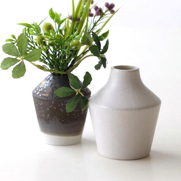 花瓶 花器 一輪挿し フラワーベース おしゃれ かわいい モダン 磁器 シンプル 萬古焼 日本製 花入れ 和 和風 小さな陶器の花瓶 2タイプ [yyt1775]