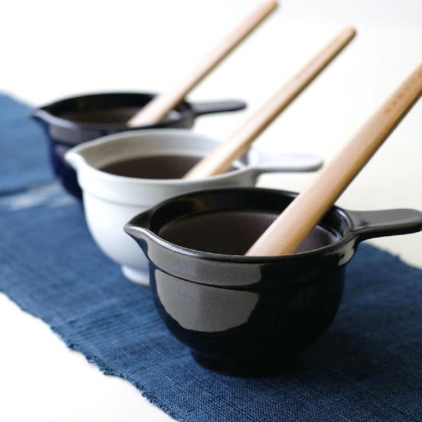 納豆用 納豆 納豆鉢 まぜ鉢 陶器 おしゃれ 取っ手付き 萬古焼 日本製 和風 和食器 焼き物 注ぎやすい 片口付き 竹のまぜ棒付き なっとう鉢 3カラー [yyt8031]