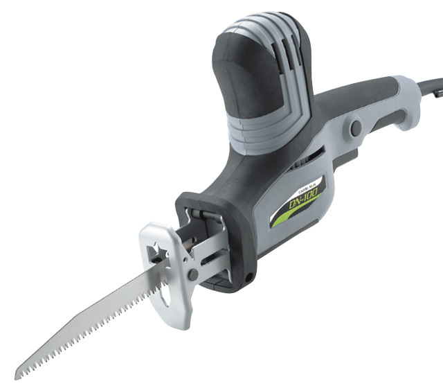 楽にバラせる電動ノコギリ