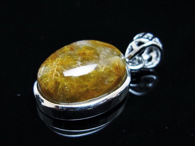 タイチンフラワー水晶ペンダント[T111-5935]