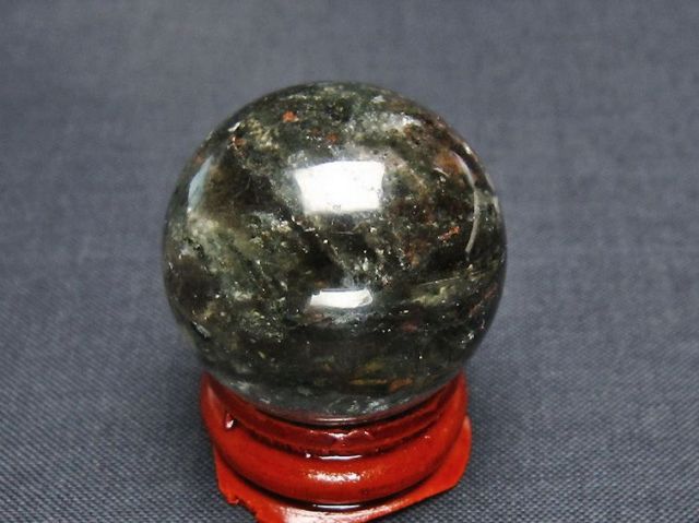 グリーンファントム 水晶丸玉 1.1Kgパワーストーン 天然石 グリーンファントム入り 水晶 丸玉