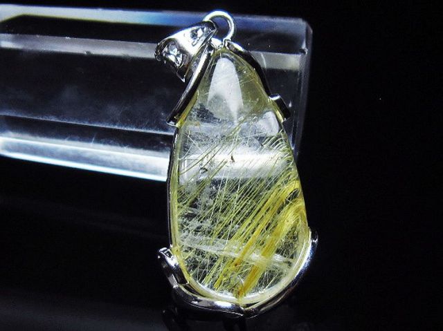 ゴールドタイチンルチルペンダント[T134-3771]