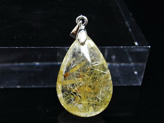 ゴールドタイチンルチルペンダント[T134-3955]