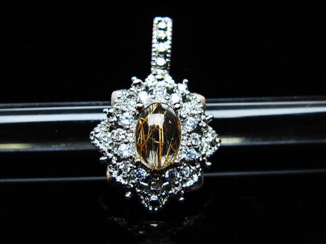 ファイナルグレード金針ルチル水晶ペンダント [t134-4368]