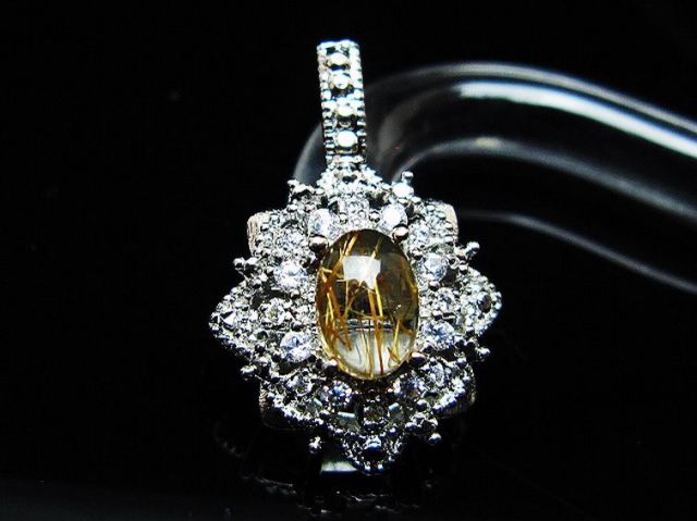 ファイナルグレード金針ルチル水晶ペンダント [t134-4368]